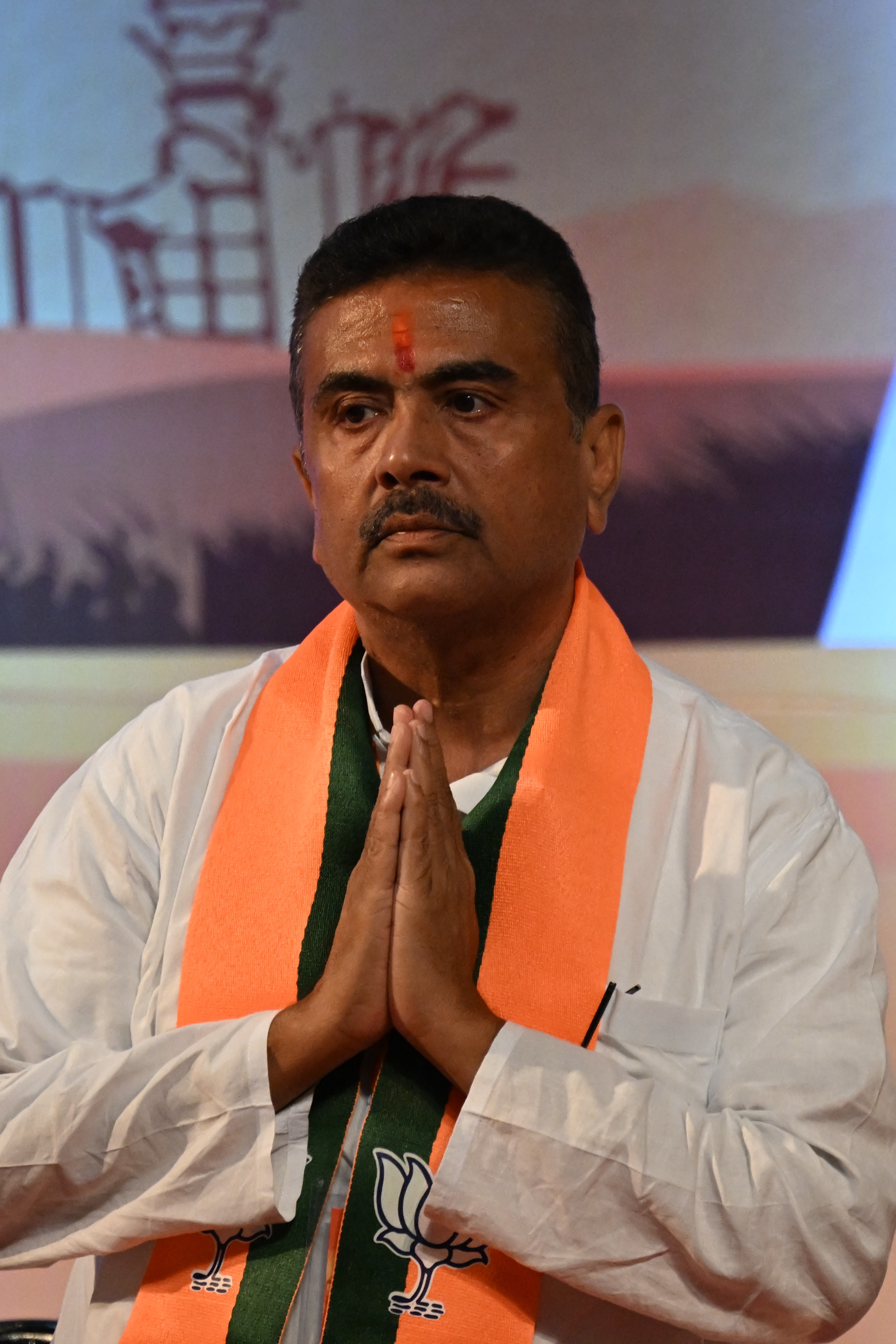 পশ্চিমবঙ্গের নতুন মুখ্যমন্ত্রী হচ্ছেন শুভেন্দু অধিকারী। 
