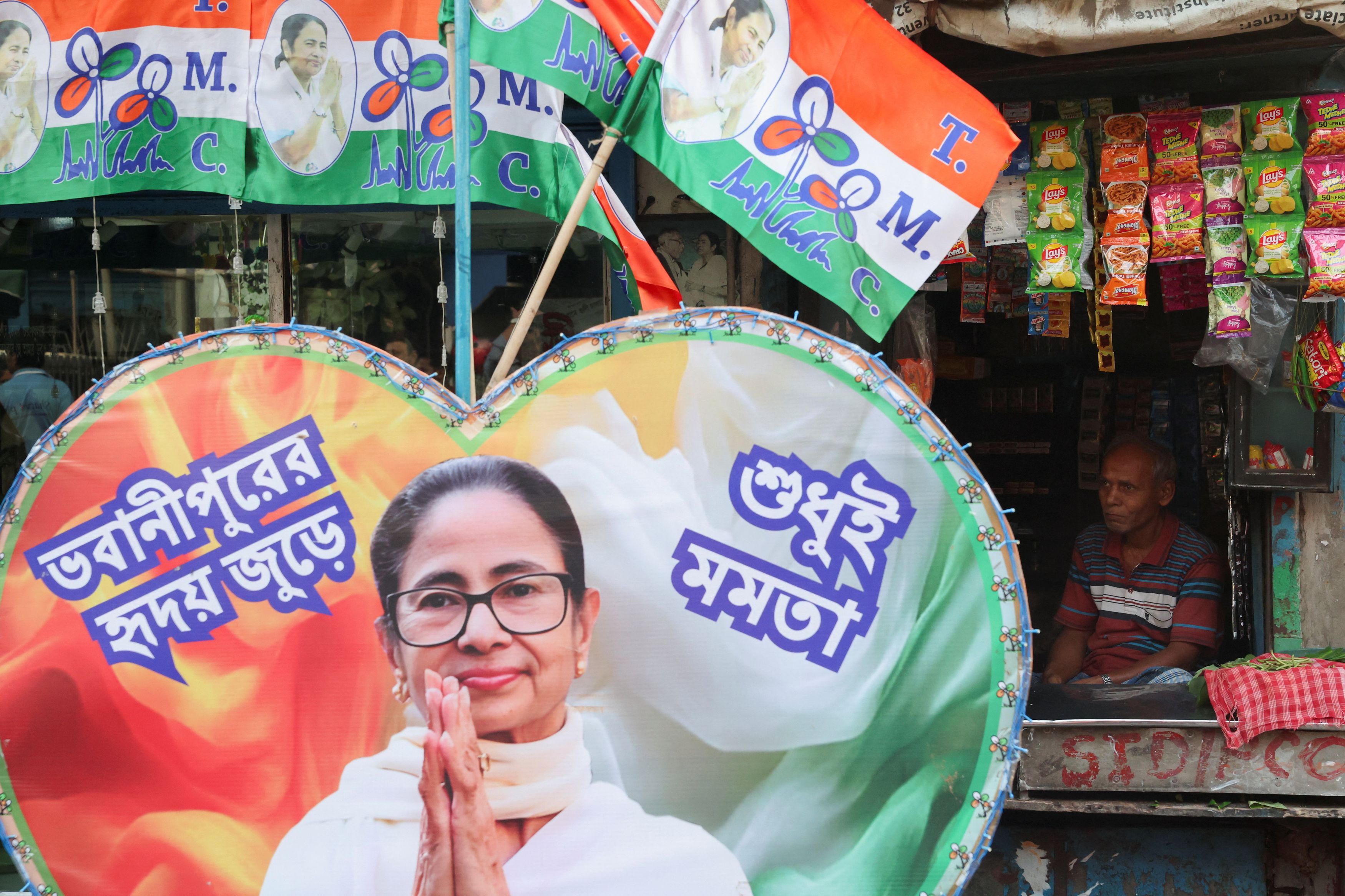 মমতার কালীঘাটের বাড়ির চত্বর এখন অবাধ