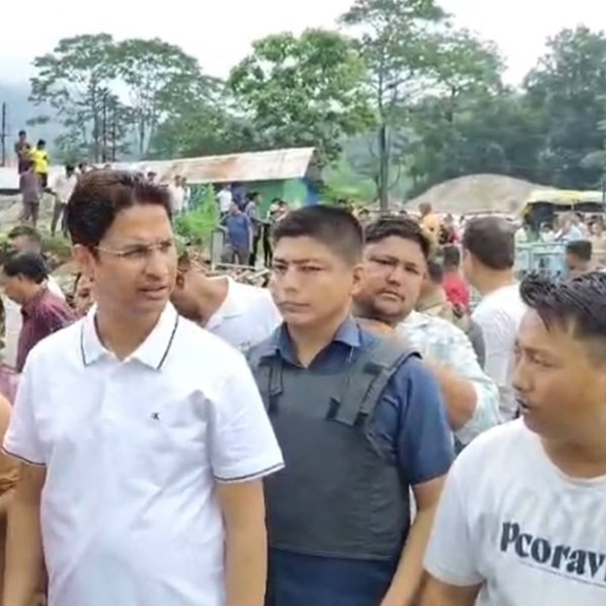বৃষ্টিতে বিপর্যস্ত উত্তরবঙ্গ