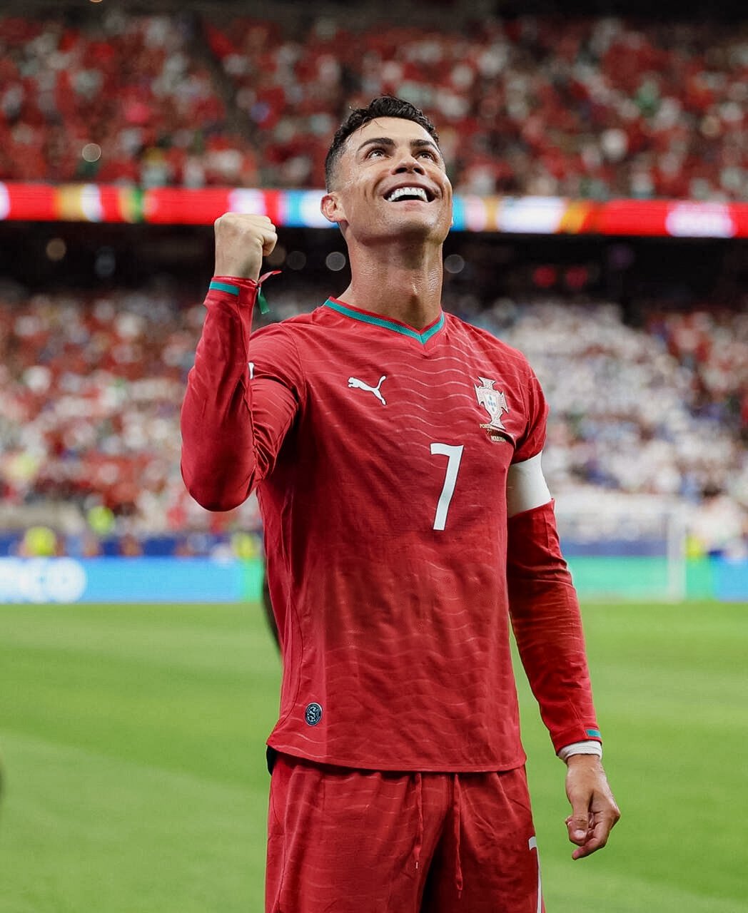 'দলের গোল দরকার, তোমার ব্যক্তিগত গোল নয়' 'দলের গোল দরকার, তোমার ব্যক্তিগত গোল নয়'