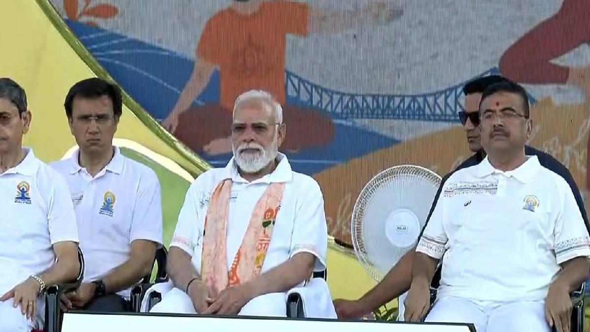 রেড রোডে উপস্থিত প্রধানমন্ত্রী নরেন্দ্র মোদী রেড রোডে উপস্থিত প্রধানমন্ত্রী নরেন্দ্র মোদী