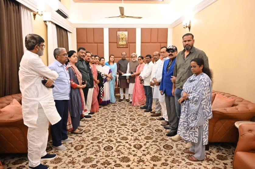  দল ভাঙার এই প্রচেষ্টা