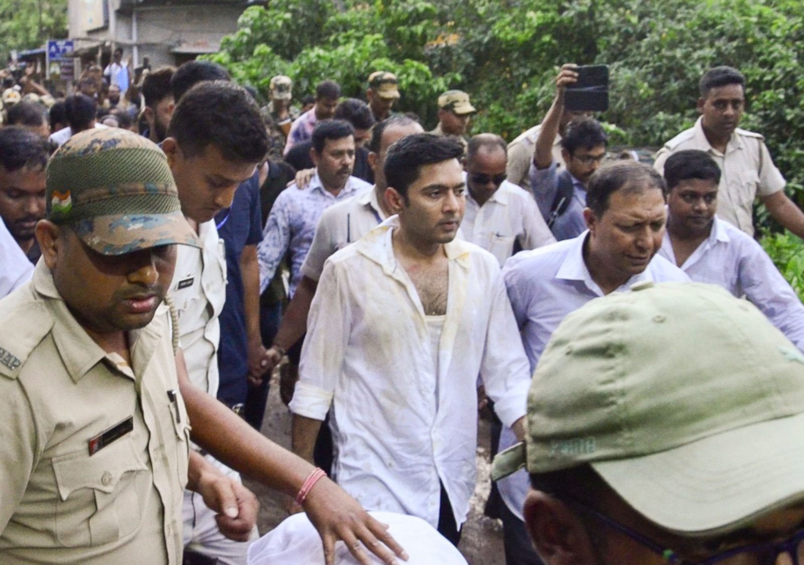 তৃণমূল 