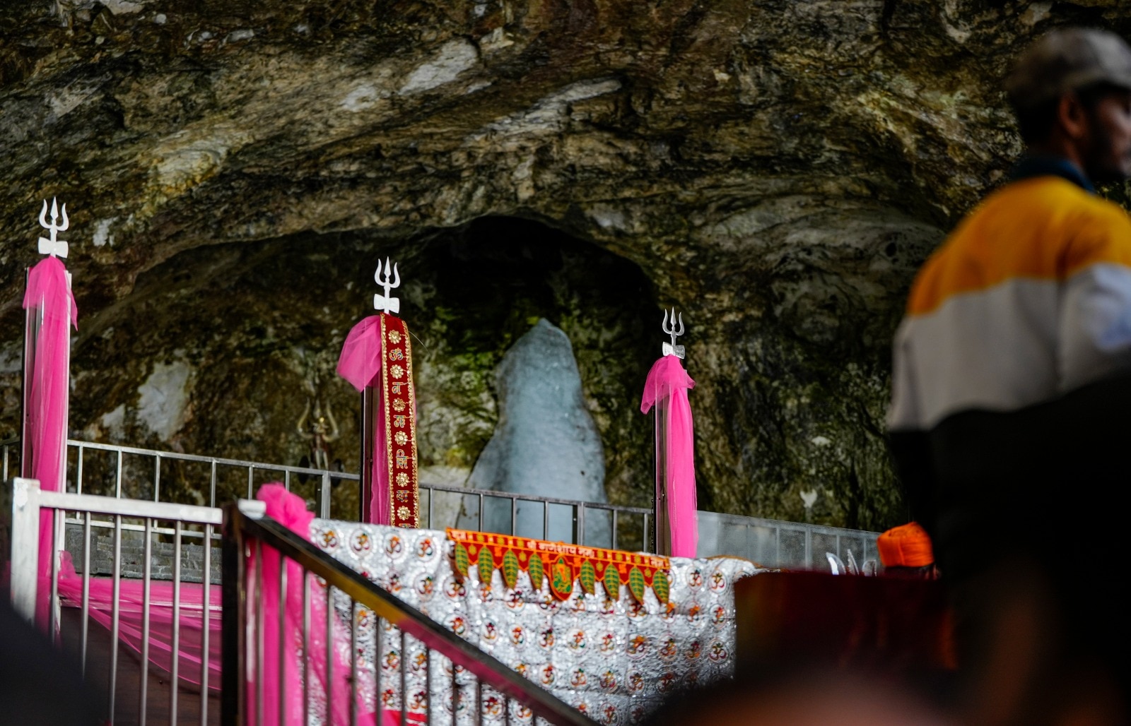 অমরনাথ যাত্রার প্রথম ব্যাচ রওনা হল অমরনাথ যাত্রার প্রথম ব্যাচ রওনা হল