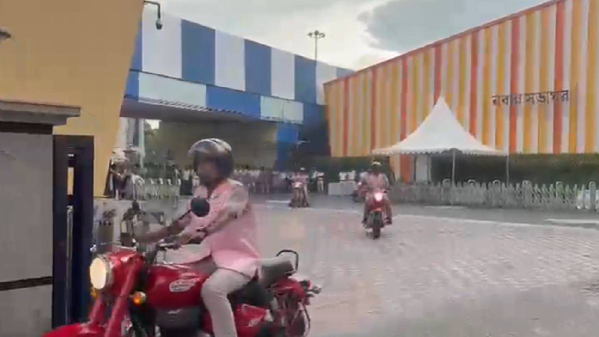 এদিন মহিলাদের জন্য চালু হয়ে গেল হেল্পলাইন