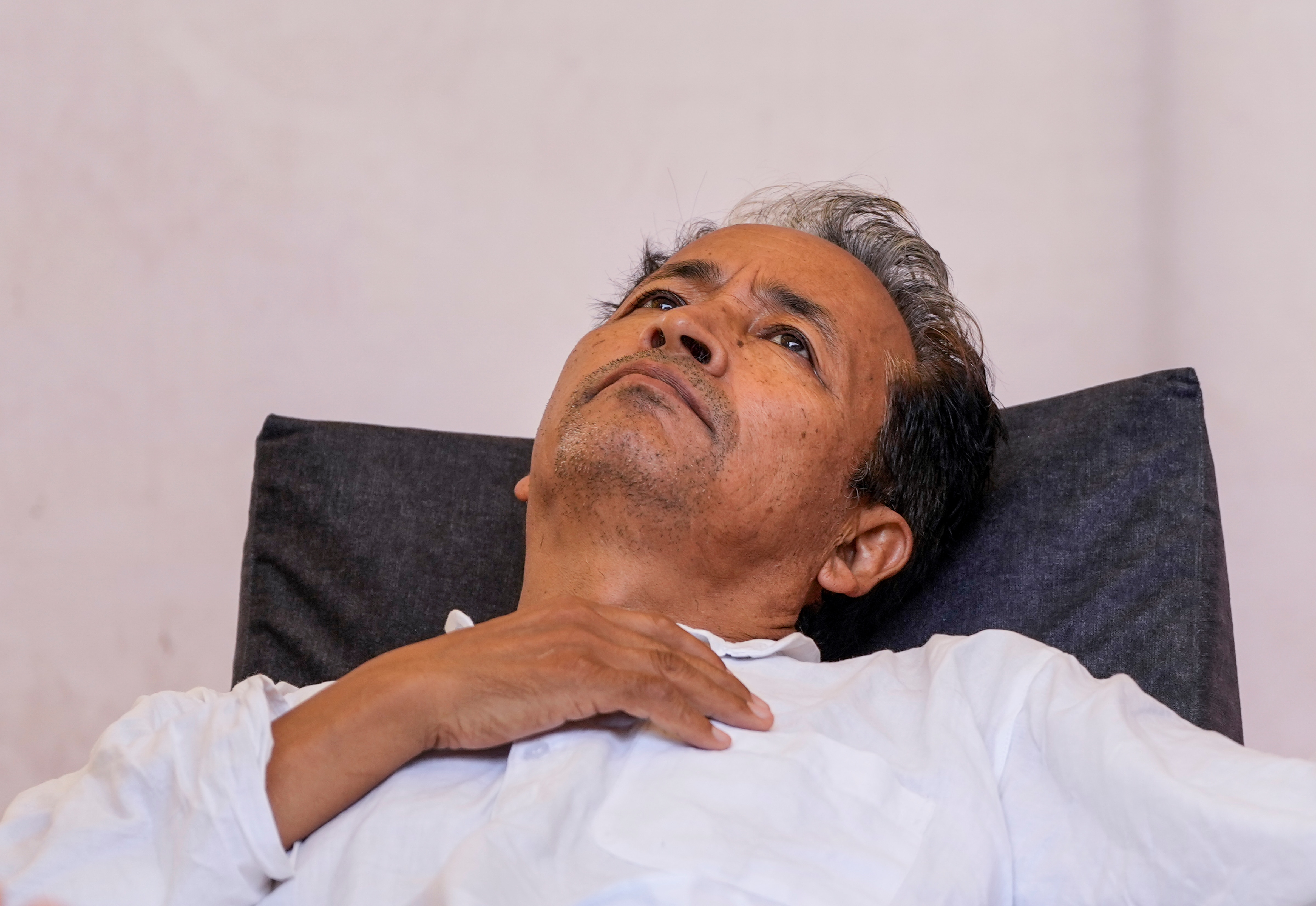 সোনমকে অনশন ভাঙার অনুরোধ