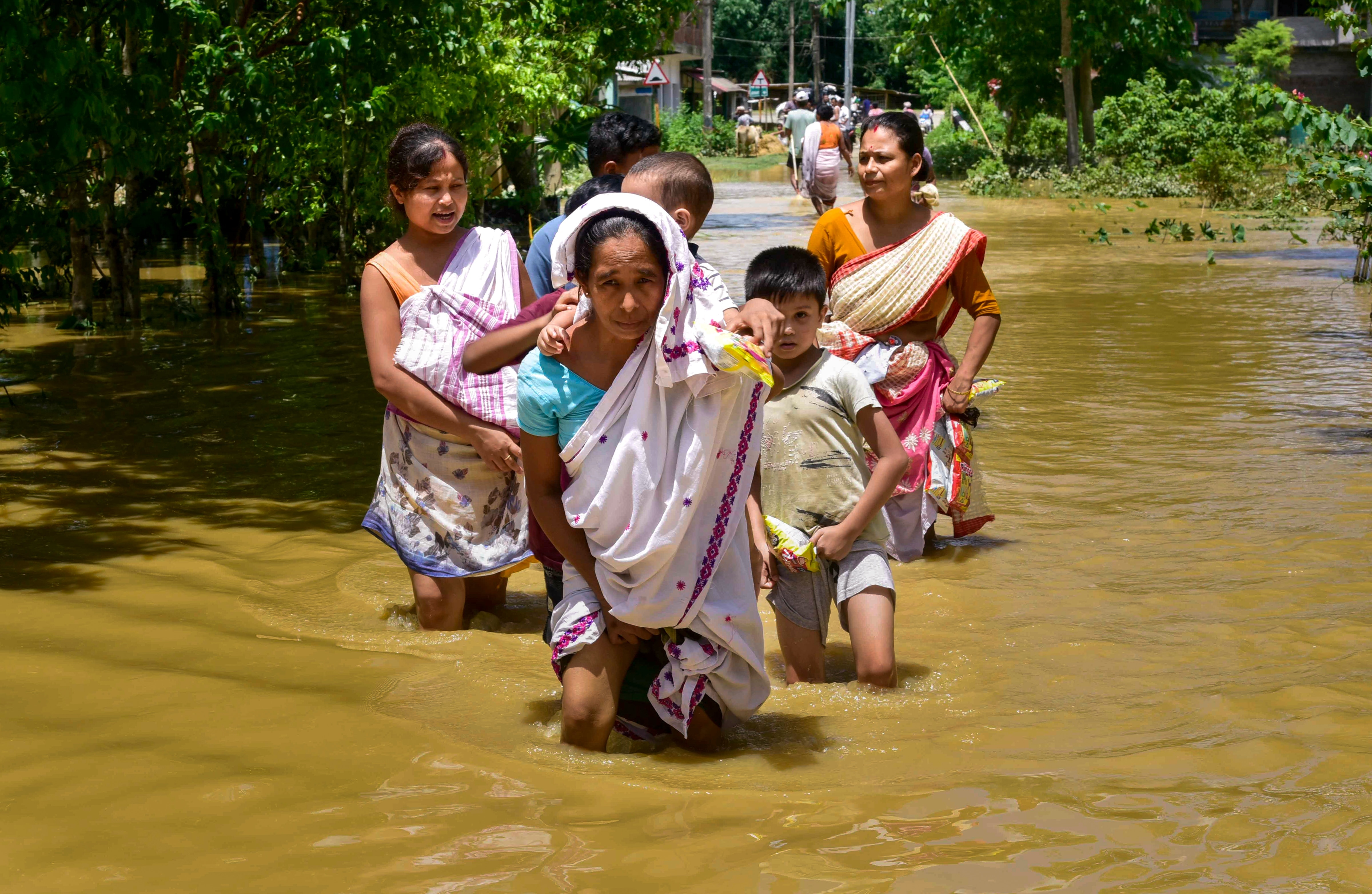 জলের তলায় গোটা অসম