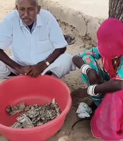 কিছুতেই মনে করতে পারছিলেন না