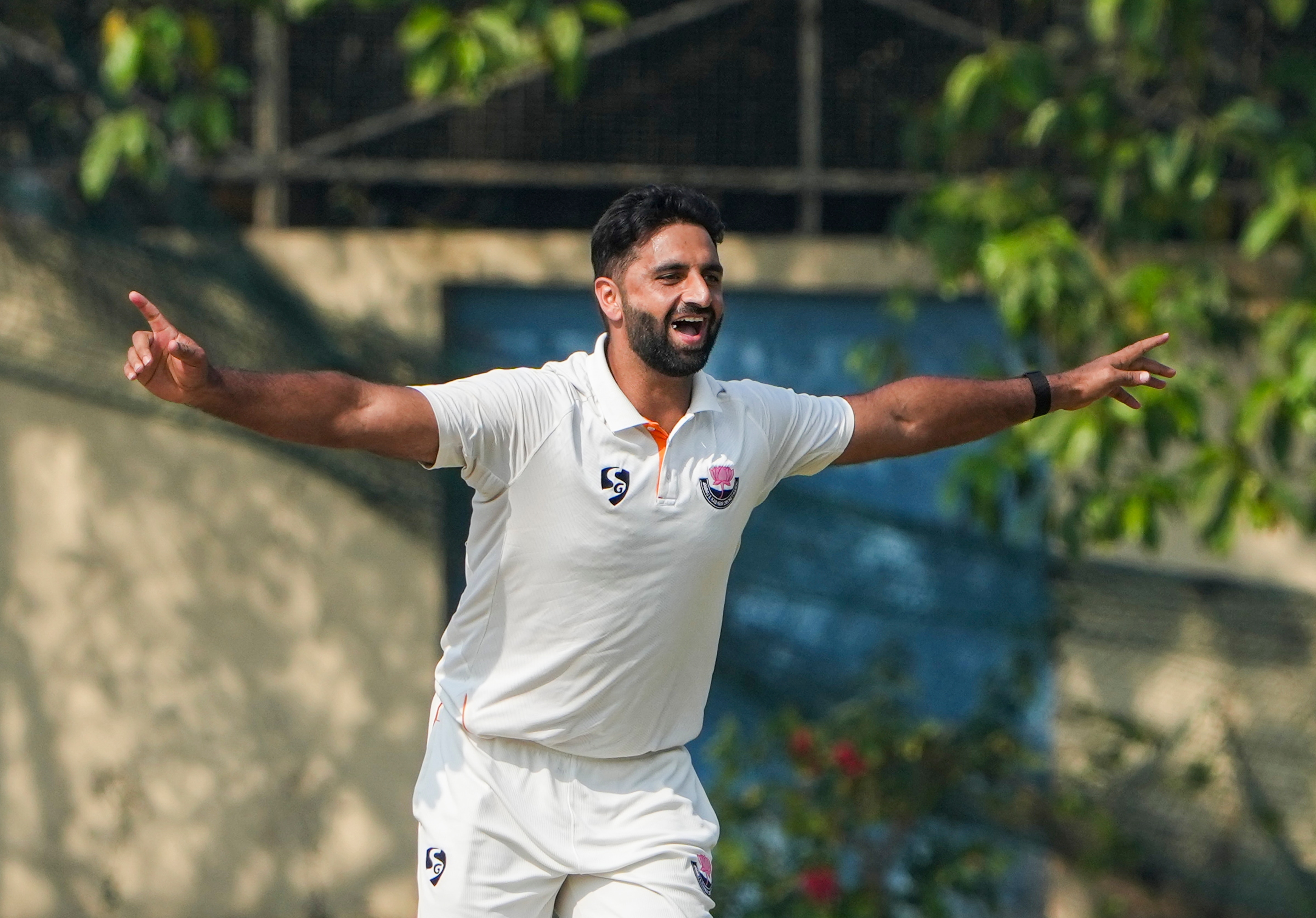 রঞ্জি সিজনে ১০৪টি উইকেট