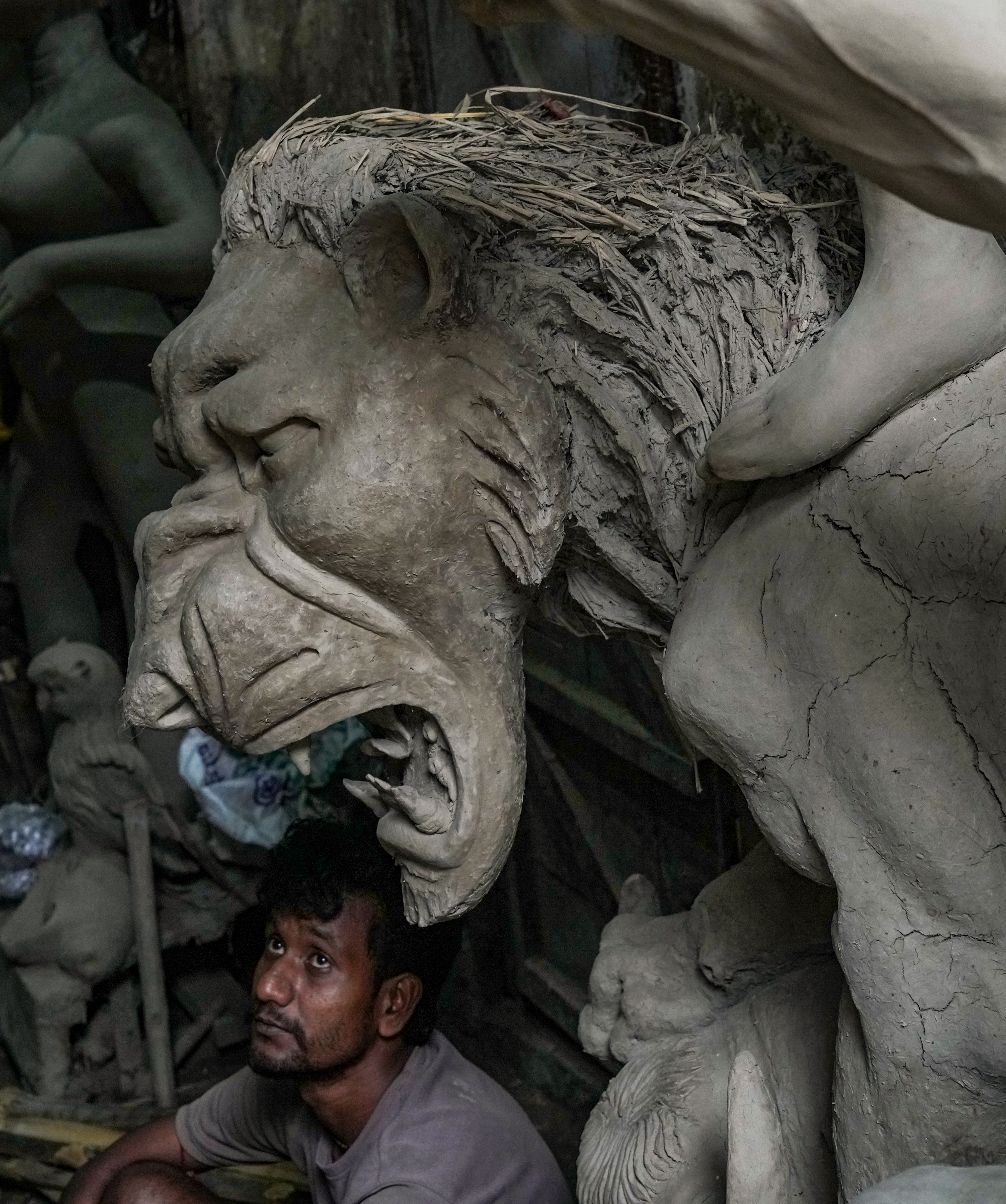 সাবেকি  দুর্গাঠাকুর তৈরির অর্ডারই বেশি 