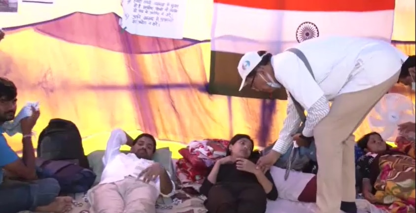 ছ’টি ব্যারিকেড ছ’টি ব্যারিকেড