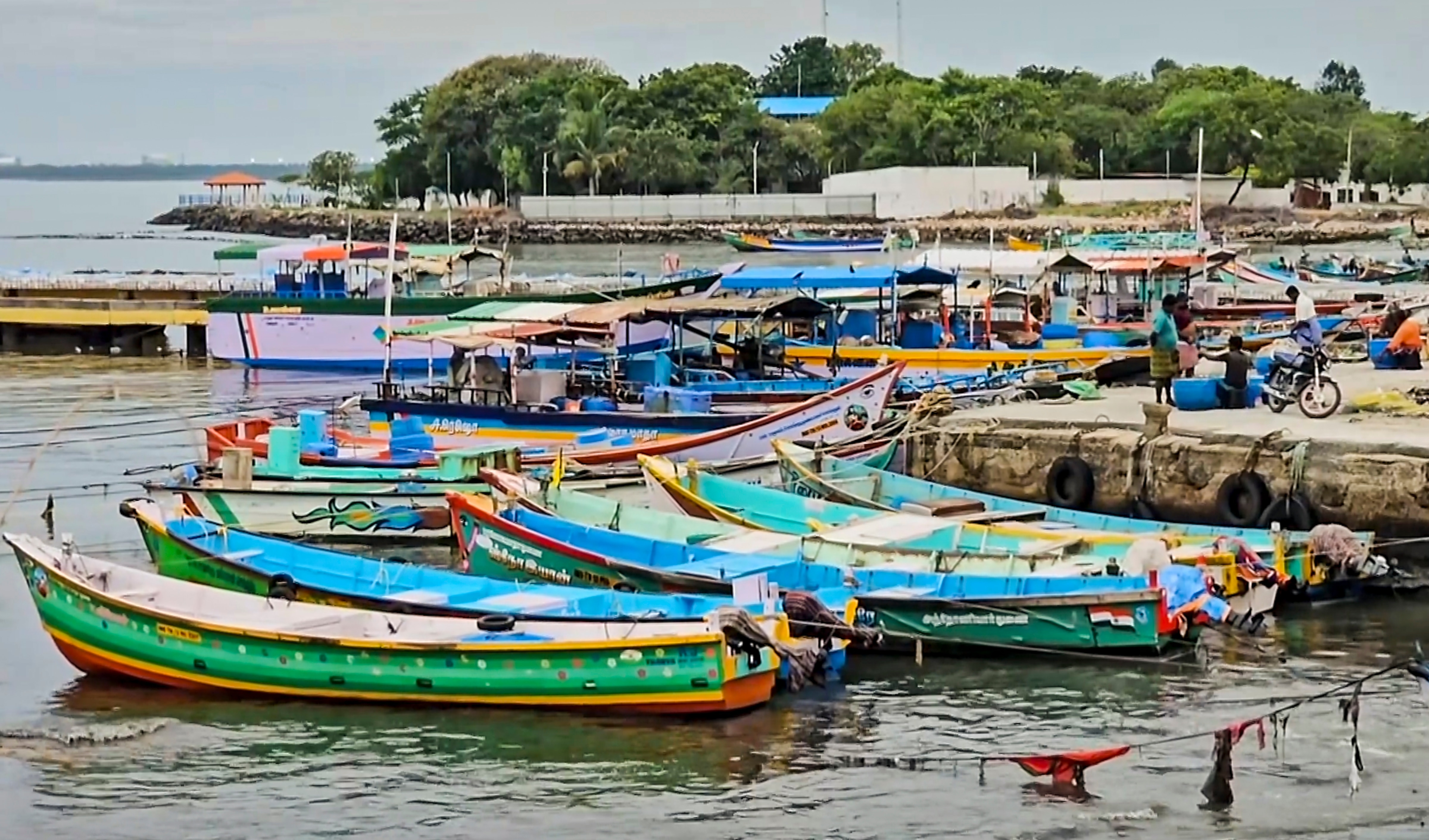 ওড়িশায় ৪৮ হাজার মানুষকে নিরাপদ দূরত্বে সরানো হল ওড়িশায় ৪৮ হাজার মানুষকে নিরাপদ দূরত্বে সরানো হল