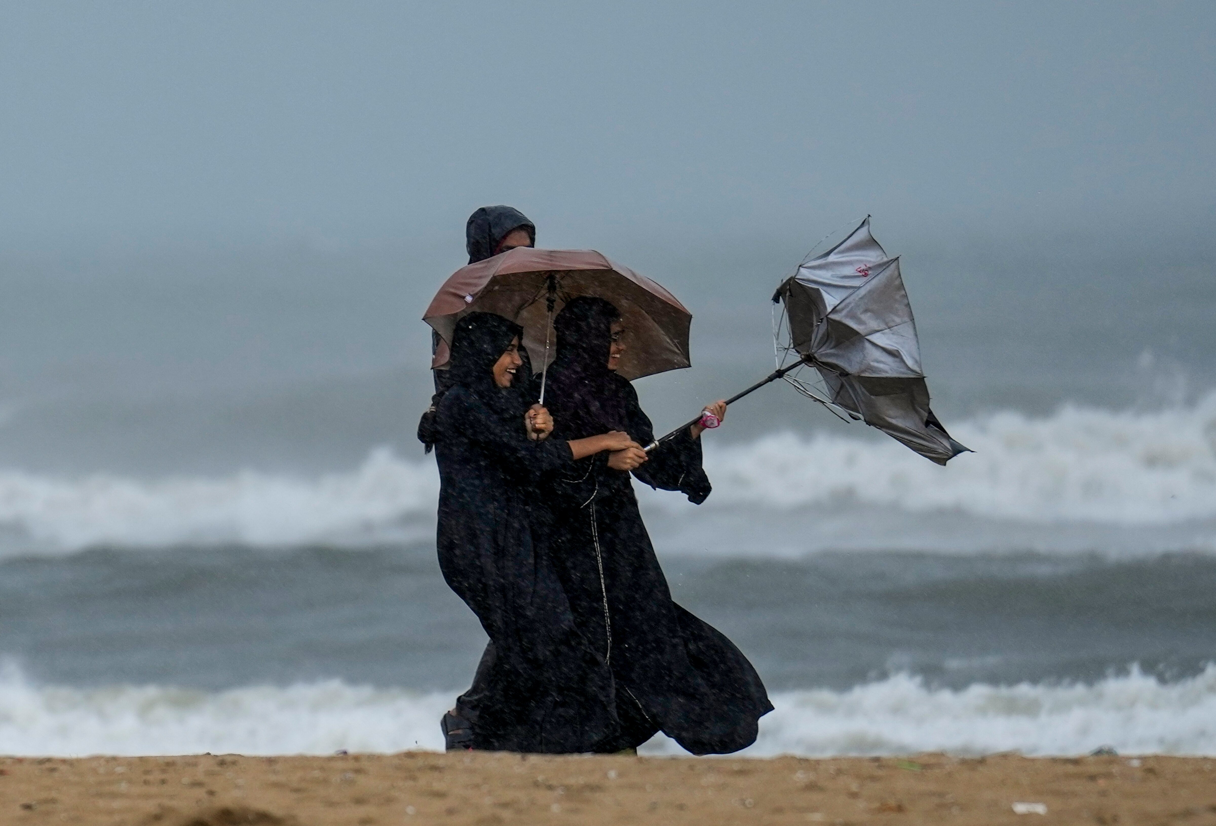 তাণ্ডবলীলা চলবে না পশ্চিমবঙ্গে তাণ্ডবলীলা চলবে না পশ্চিমবঙ্গে