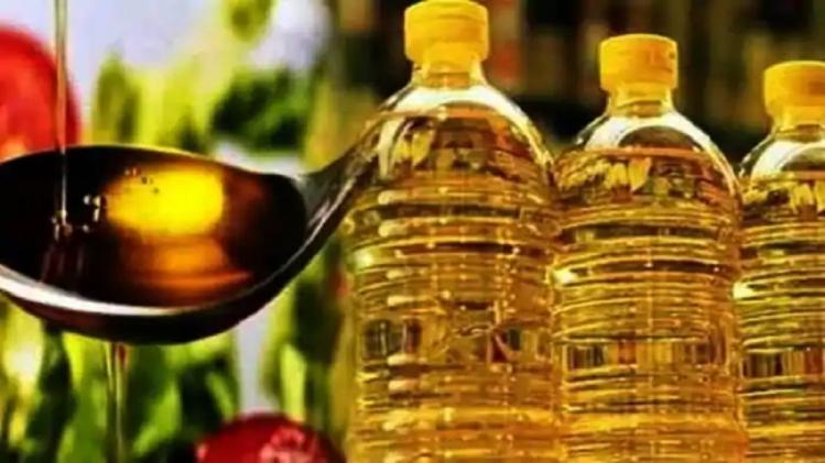 Edible Oil Price ২০০ টাকার কাছে সর্ষের তেল! মাত্র ১ বছরে ভোজ্য তেলের