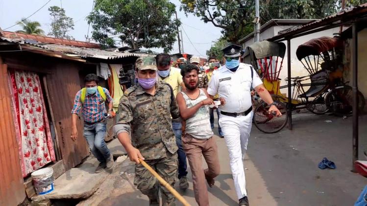 তৃণমূল-বিজেপির সংঘর্ষ ঘিরে উত্তপ্ত হয়ে উঠল শিলিগুড়ির টিকিয়াপাড়া