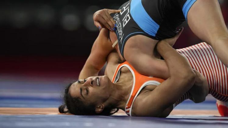 Olympics-এ শৃঙ্খলাভঙ্গের জের, সাসপেন্ড কুস্তিগীর ভিনেশ ফোগাত