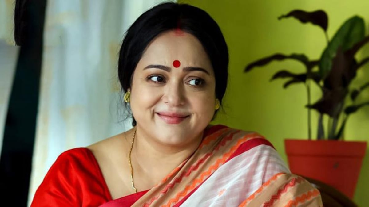 Lokkhi Kakima Superstar: হয়ে গেল হাঁস আর দুলালের গায়ে হলুদ! 'গালে সাদা সাদা কী ডিমের পোচ লাগিয়েছো?', তীব্র ট্রোলিংয়ের শিকার কাকিমার ছোট ছেলে 2 Aparajita Adhya Exclusive: ২৫ বছর ধরে অভিনয় করছি, আমার মূল্যায়ন নিশ্চই  TRP দিয়ে হবে না: অপরাজিতা আঢ্য - Aparajita Adhya on serial TRP issue Lokkhi  Kakima Superstar actress says she has been