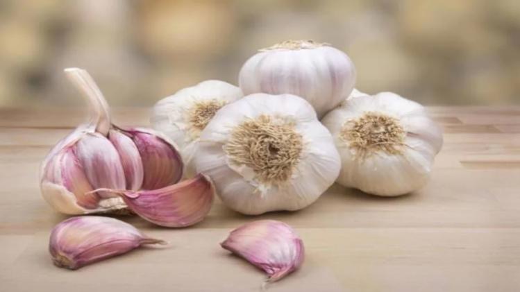 Garlic Benefits গ্যাসঅম্বল দূরে, সুস্থ হার্ট, ত্বকে জেল্লা, রসুন