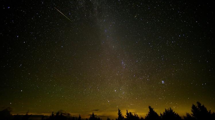 Lyrid meteor shower kolkata sky কলকাতার আকাশে উল্কা ঝরনা, বিরল