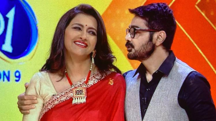 Rachana-Prosenjit: প্রসেনজিতের সামনেই কান্নায় ভেঙে পড়লেন রচনা, সান্ত্বনা  'বুম্বাদা'র - Rachana Banerjee breaks into tears remembering her father on  Didi No 1 actor Prosenjit Chatterjee consoles ...