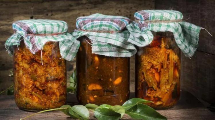 Pickles Preservation Method আচারে ছত্রাক জমছে? এই টোটকা মানলে ভাল