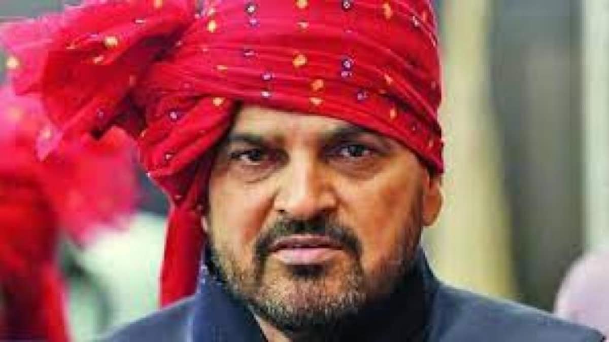 Brij Bhushan Saran Singh: মেয়ে কুস্তিগীরদের সঙ্গে কী করেন WFI প্রধান-ঠিক কী অভিযোগ? - Who's Brij Bhushan Sharan Singh, what are the allegations against him Wrestling Federation of India Vinesh Phogat Sakshi Malik Bajrang Punia abk - Aaj Tak Bangla