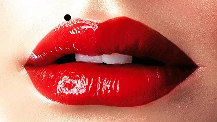 Mole On Lips 