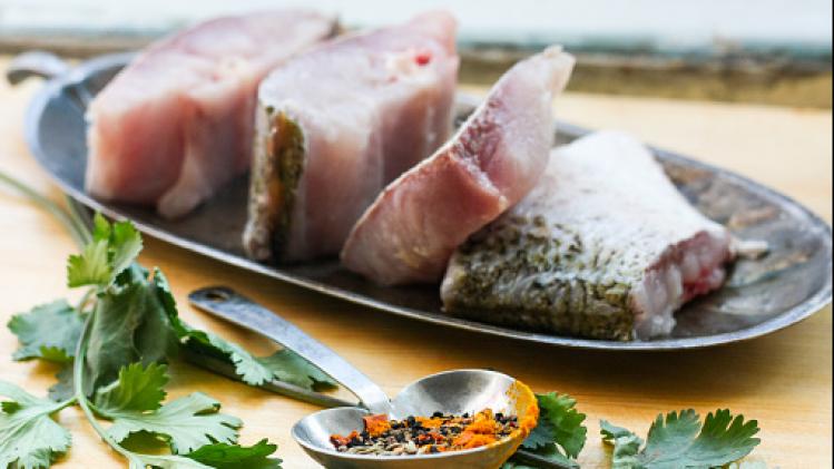 How To Remove Fish Smell সাবান লাগবে না, হাত থেকে মাছের আঁশটে গন্ধ দূর