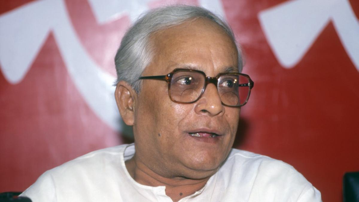 Buddhadeb Bhattacharya হঠাৎ অসুস্থ বুদ্ধদেব ভট্টাচার্য, ভর্তি করা