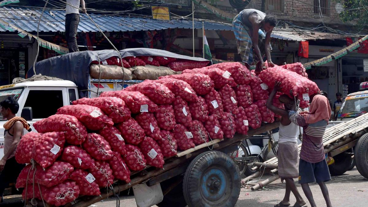 Food Prices in Bangladesh ডিম ১২টাকা পারডাব প্রায় ২০০ টাকাপেঁয়াজও