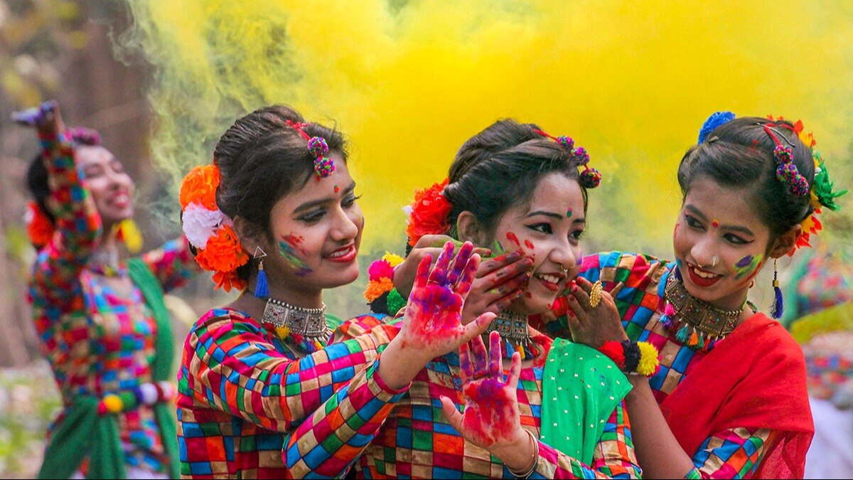 রঙের উৎসব (ছবি: পিটিআই)