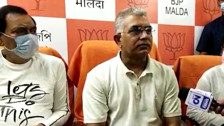 VIDEO: “পশ্চিমবঙ্গে সন্ত্রাসবাদীদের রক্ষাকর্তা মমতা” : কটাক্ষ দিলীপের