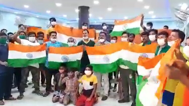 VIDEO: নীরজের সোনা জয়! এবার সেলিব্রেশনে মজল কলকাতা