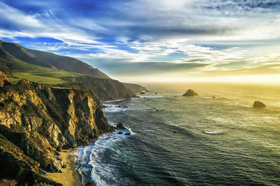 https://akm-img-a-in.tosshub.com/lingo/brt/images/photo_gallery/201908/hbz-best-honeymoon-destinations-2019-big-sur-gettyimages-696156671-1550014093_080919040611.jpg