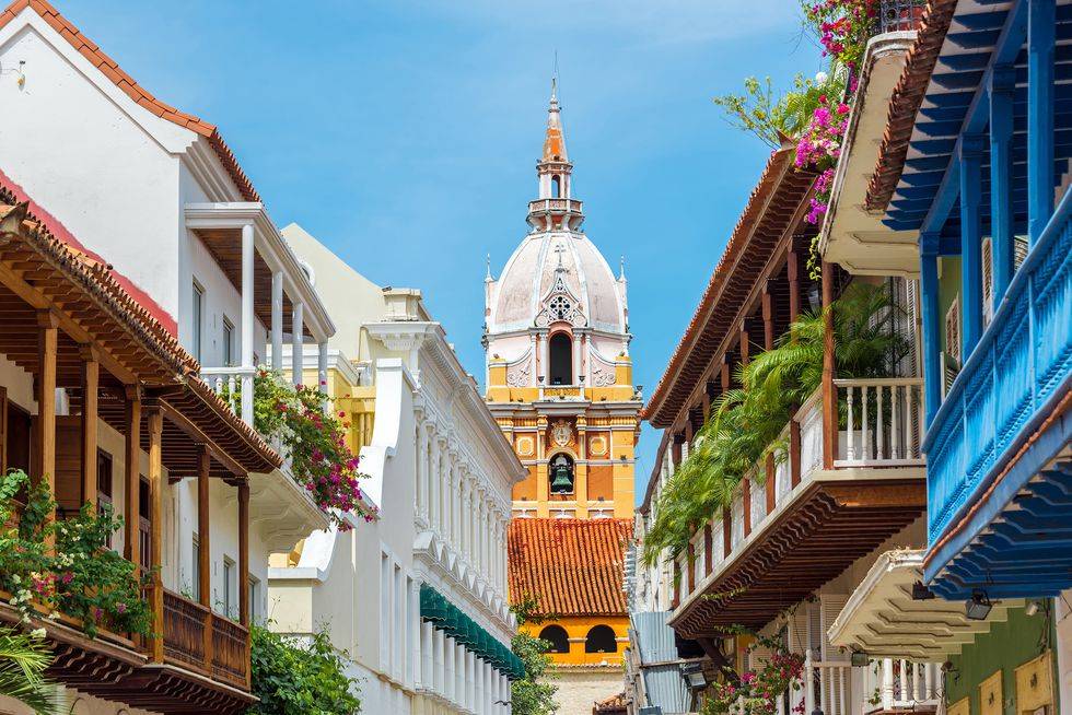 https://akm-img-a-in.tosshub.com/lingo/brt/images/photo_gallery/201908/hbz-best-honeymoon-destinations-2019-columbia-gettyimages-673488177-1550013256_080919040612.jpg