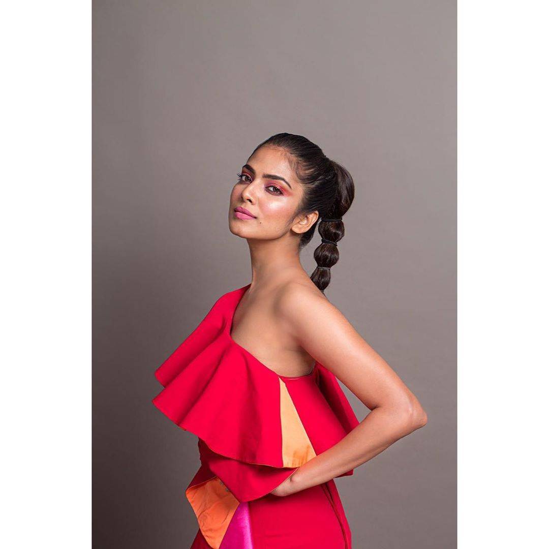 https://akm-img-a-in.tosshub.com/lingo/brt/images/photo_gallery/201909/malvika-mohann_091719062245.jpg