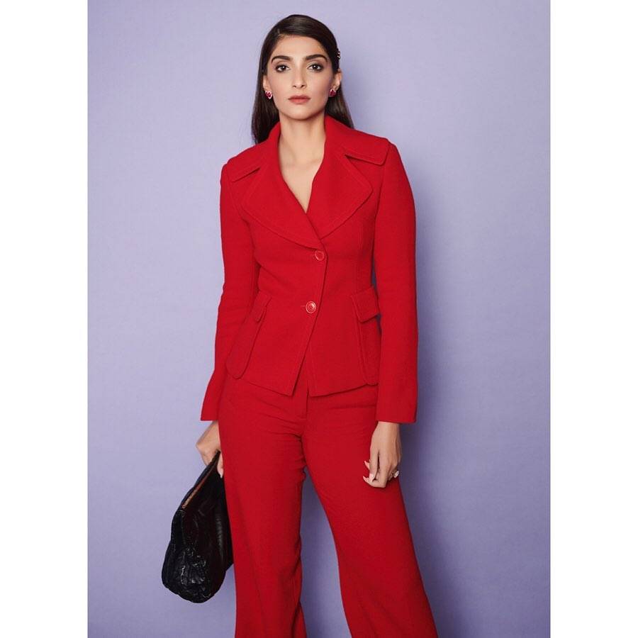 https://akm-img-a-in.tosshub.com/lingo/brt/images/photo_gallery/201909/sonam-kapoor_091719062240.jpg