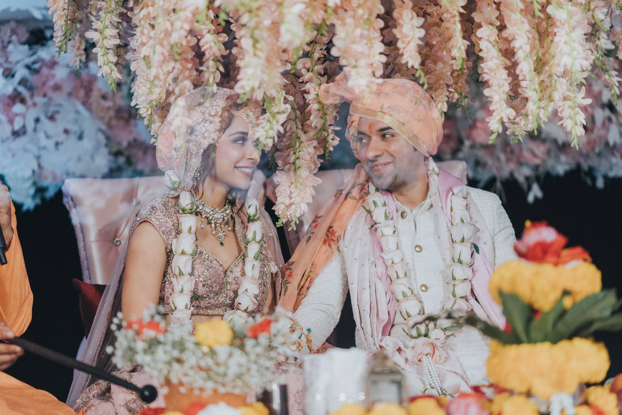 https://akm-img-a-in.tosshub.com/lingo/brt/images/photo_gallery/202002/wedding-4-2_021220031737.jpg