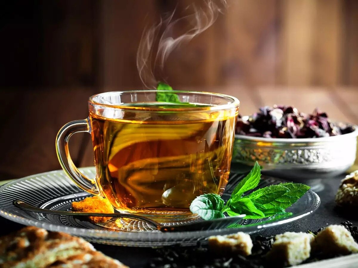https://akm-img-a-in.tosshub.com/lingo/brt/images/photo_gallery/202101/herbal-tea_011421045043.jpg
