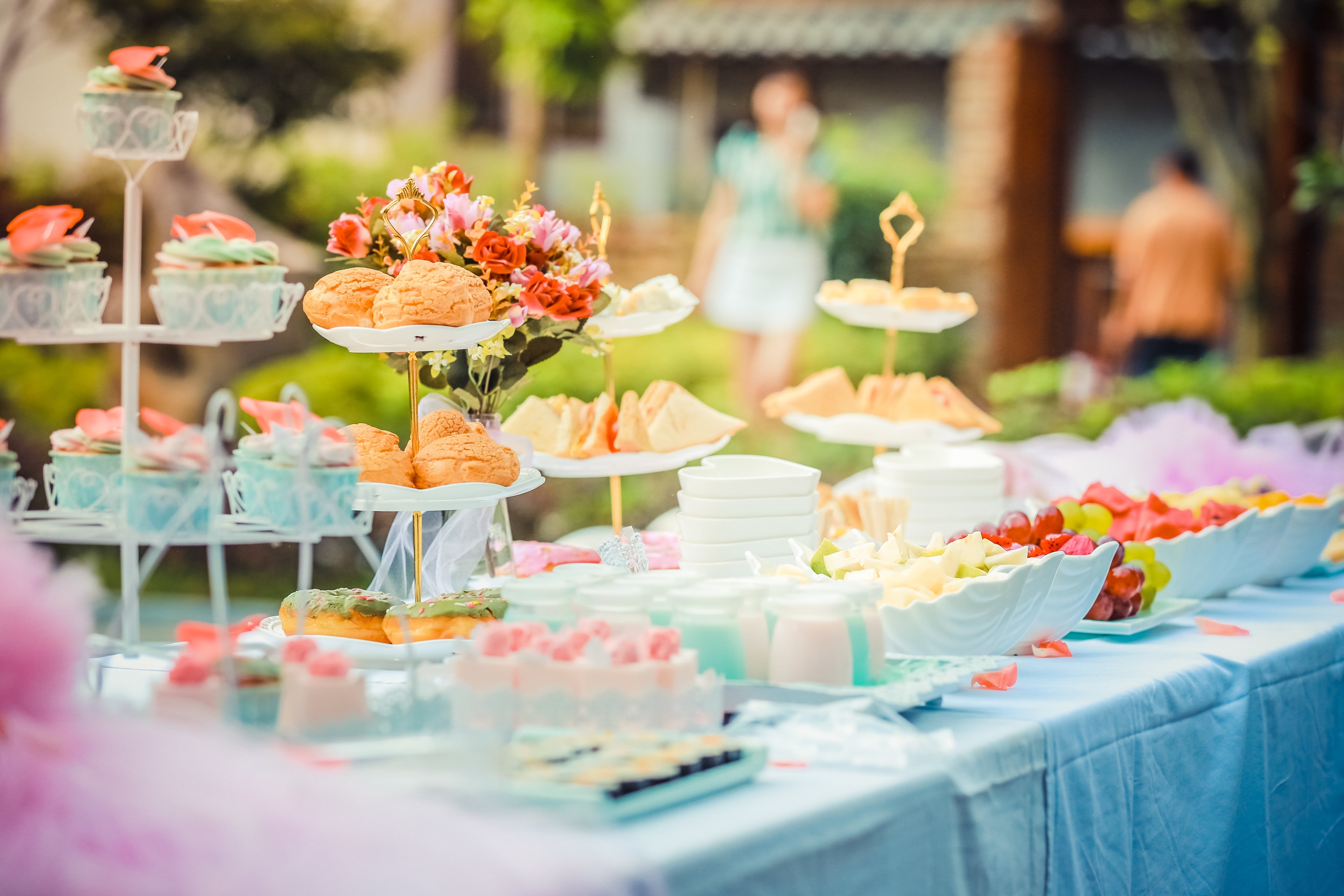 https://akm-img-a-in.tosshub.com/lingo/brt/images/photo_gallery/202101/wedding-catering_012021065045.jpg