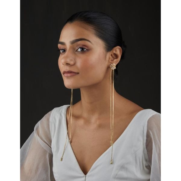 https://akm-img-a-in.tosshub.com/lingo/brt/images/photo_gallery/202507/house_of_tuhina_pearl_bead_dejhoor_earrings_rs._2150.jpg