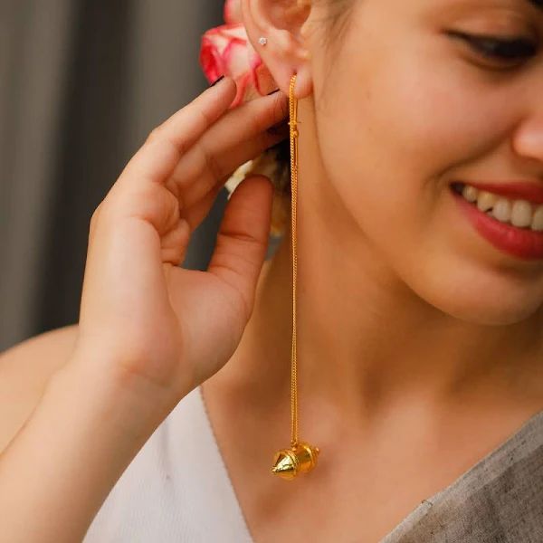 https://akm-img-a-in.tosshub.com/lingo/brt/images/photo_gallery/202507/kashmir_dejhoor_earrings_house_of_aadyaa_9500.jpg