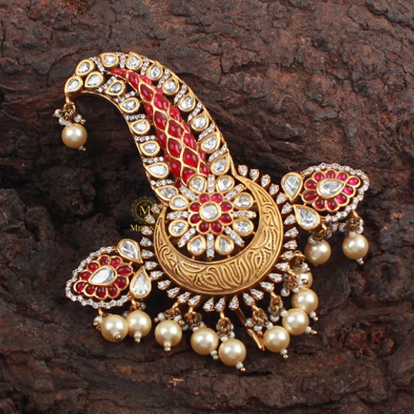 https://akm-img-a-in.tosshub.com/lingo/brt/images/photo_gallery/202507/mirana_trishul_polki_designer_kalangi_sale_pricers._4600.jpg