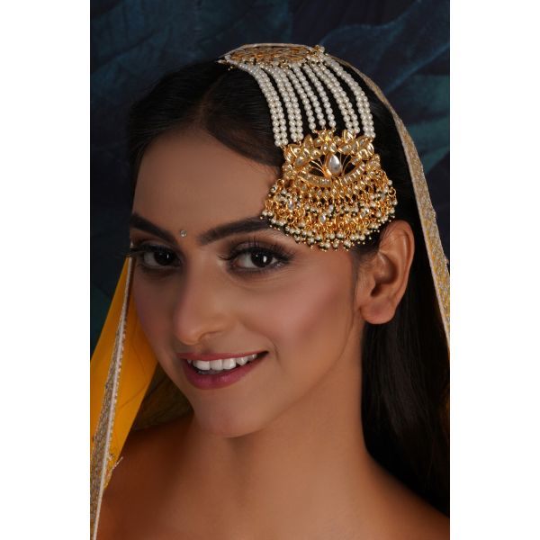 https://akm-img-a-in.tosshub.com/lingo/brt/images/photo_gallery/202507/ruby_raang_wishlist_gold_finish_kundan_polki_beaded_pasa_30.jpg