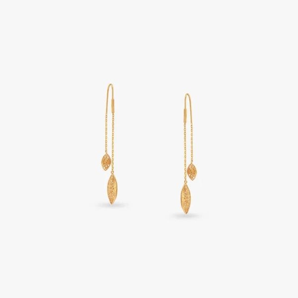 https://akm-img-a-in.tosshub.com/lingo/brt/images/photo_gallery/202507/tanishq_swaying_elegance_gold_drop_earrings_rs38_136.jpg