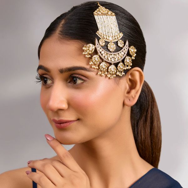https://akm-img-a-in.tosshub.com/lingo/brt/images/photo_gallery/202507/zevar_by_geeta_wishlist_gold_finish_kundan_polki_pearl_passa_150.jpg