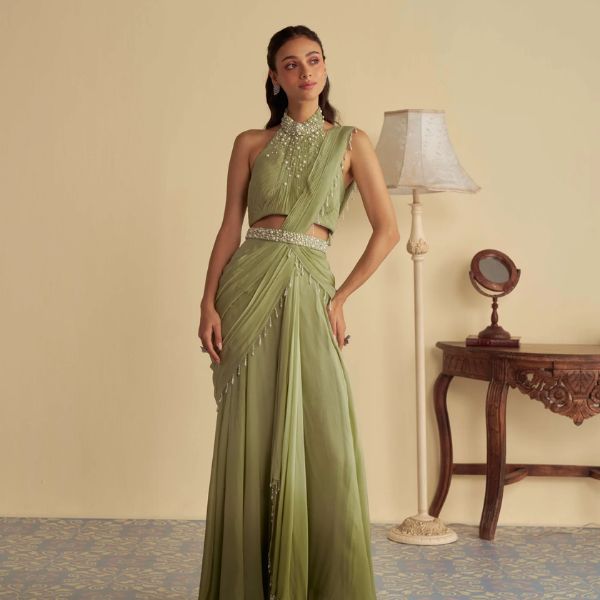 https://akm-img-a-in.tosshub.com/lingo/brt/images/photo_gallery/202508/_jadebyashima_the_ivy_veil_saree_set_rs_33000.jpg