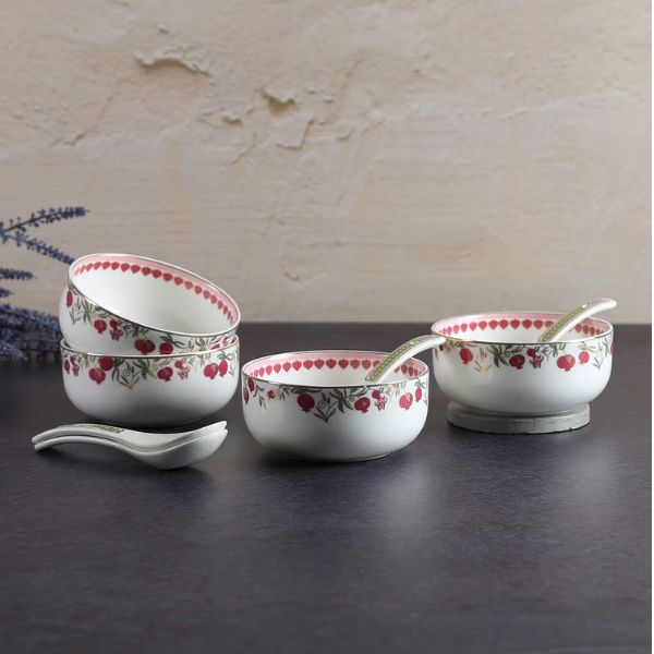 https://akm-img-a-in.tosshub.com/lingo/brt/images/photo_gallery/202508/anaar_kusuma_soup_bowl_set_mrp_rs_6_999.jpg