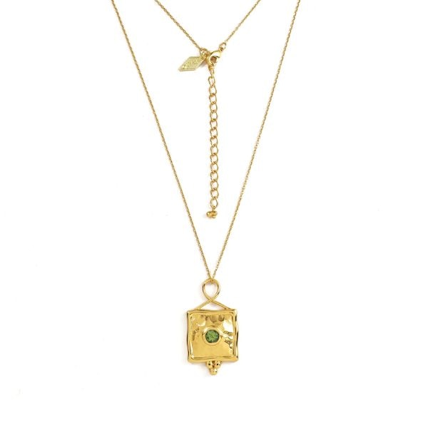 https://akm-img-a-in.tosshub.com/lingo/brt/images/photo_gallery/202508/arvino_august_birthstone_infinity_necklace_regular_pricers._2300.jpg