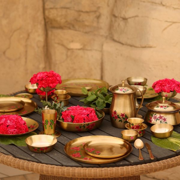 https://akm-img-a-in.tosshub.com/lingo/brt/images/photo_gallery/202508/baarique_dinner_set_of_2_-_rani_bagh_regular_pricers_25800.jpg